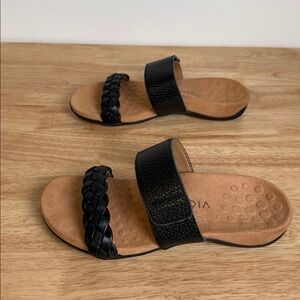 NWOT | VIONIC Jeanne sandals | size 6